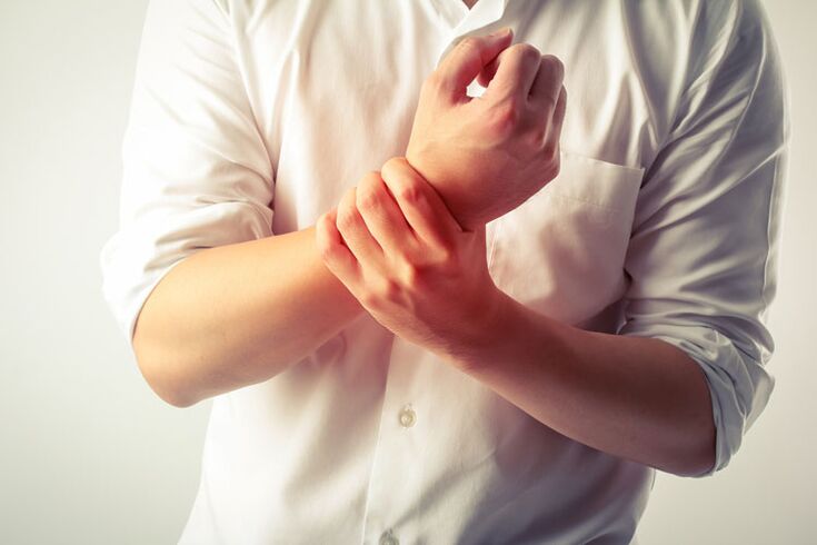 Tingling of hands due to osteochondrosis of the cervical spine